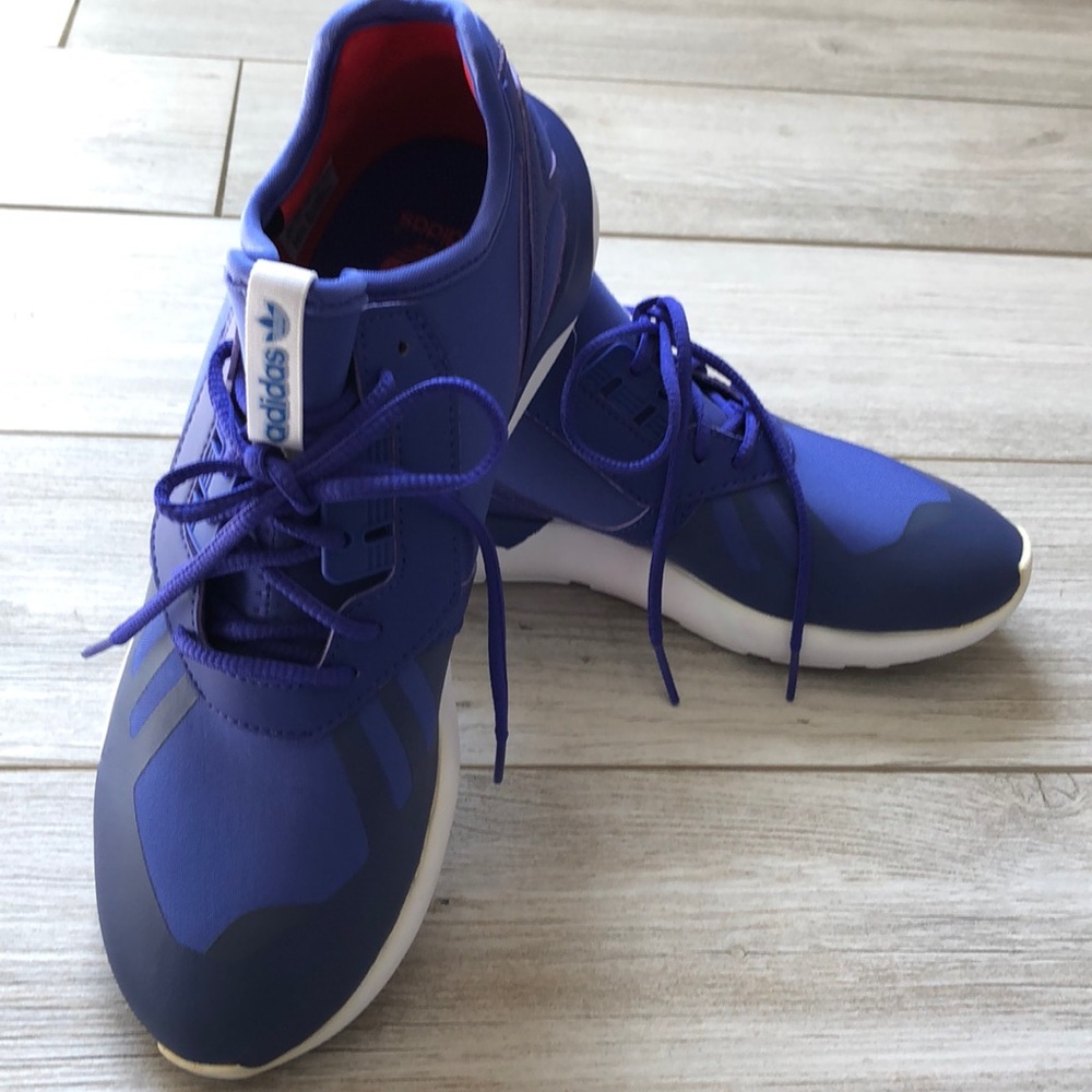 NWOT Addidas Purple Sneaker